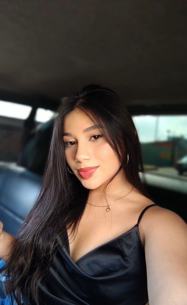 Alexandra Carrero — Estudiantil